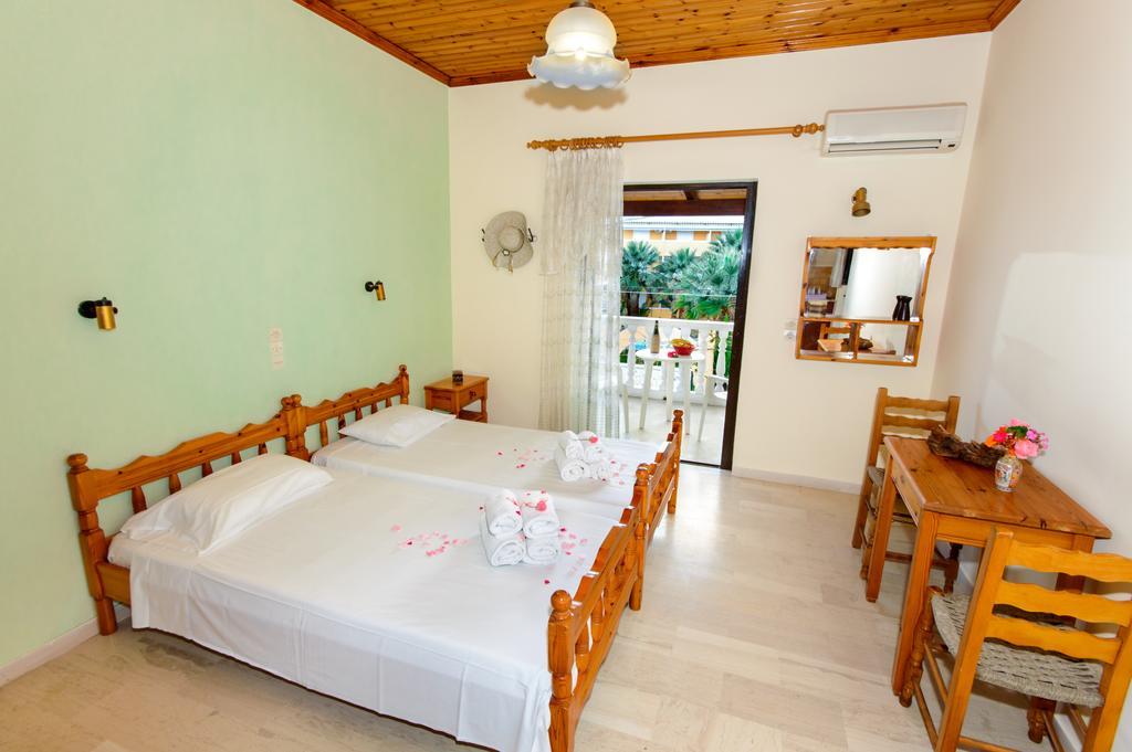 Romantic Studios Lithakia  Room photo